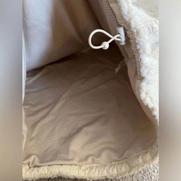 Urban Heritage Beige Sherpa Jacket – Size Small (Oversized Fit) - Picture 8 of 9